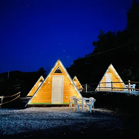 Lao לינה וארוחת בוקר Papasidero