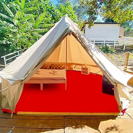 Bed & Breakfast Lao *