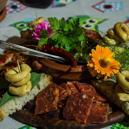 לינה וארוחת בוקר Lao Papasidero