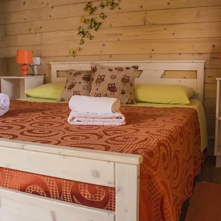 לינה וארוחת בוקר Lao Papasidero