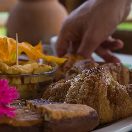 לינה וארוחת בוקר Lao Papasidero