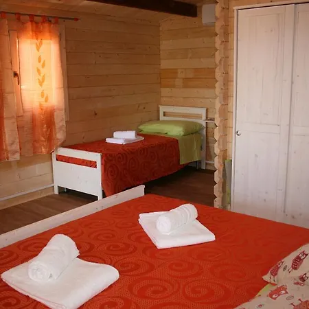 לינה וארוחת בוקר Lao Papasidero